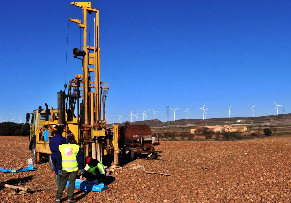 Management and site geotechnical supervision